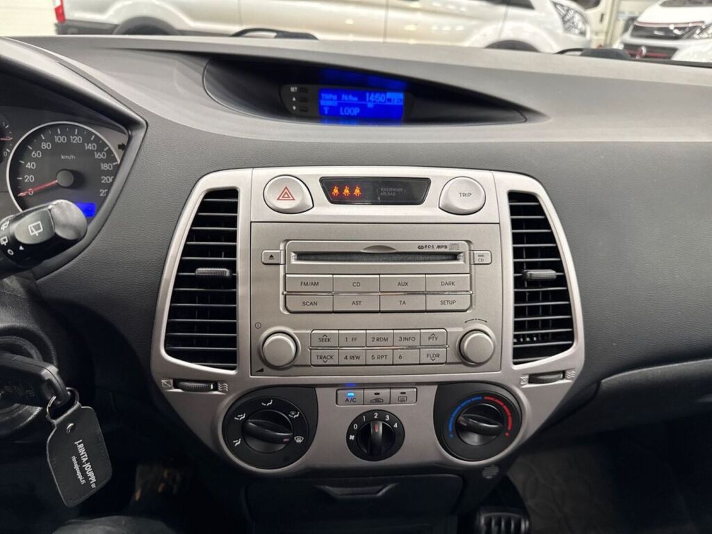 Hyundai i20 2012 Valkoinen