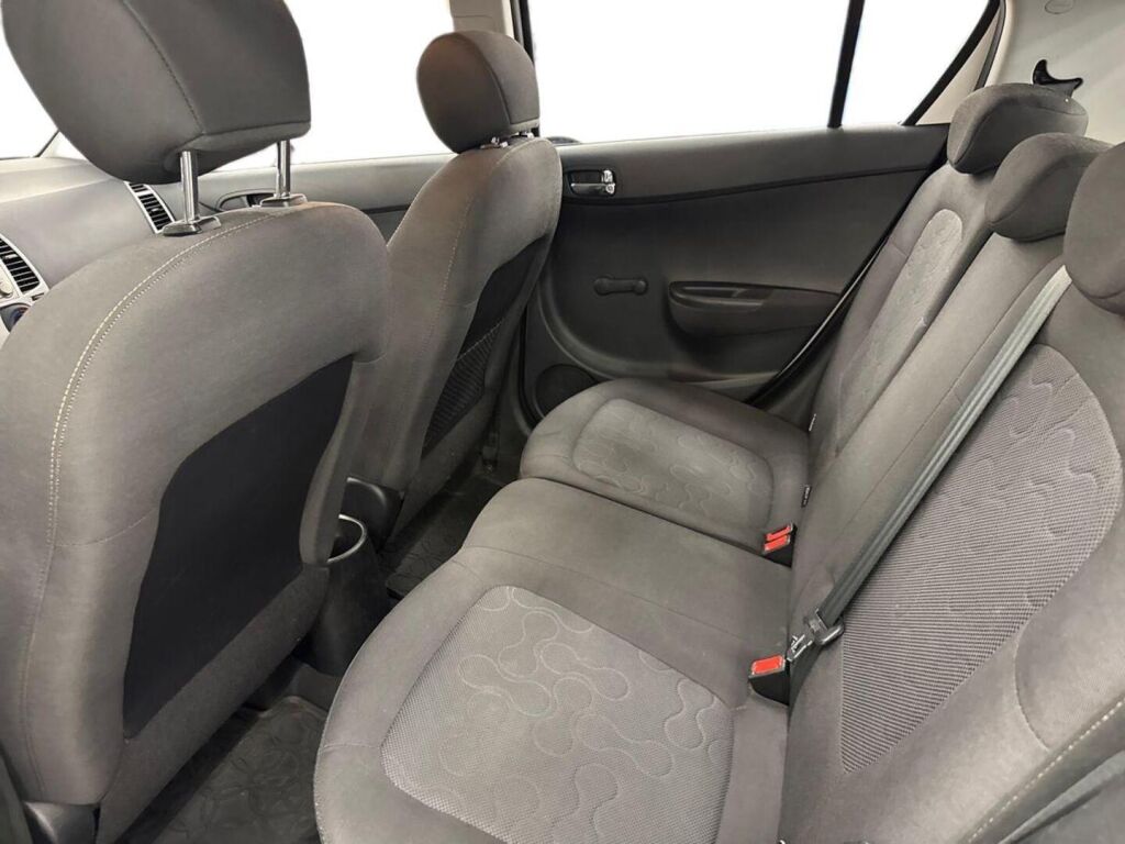 Hyundai i20 2012 Valkoinen
