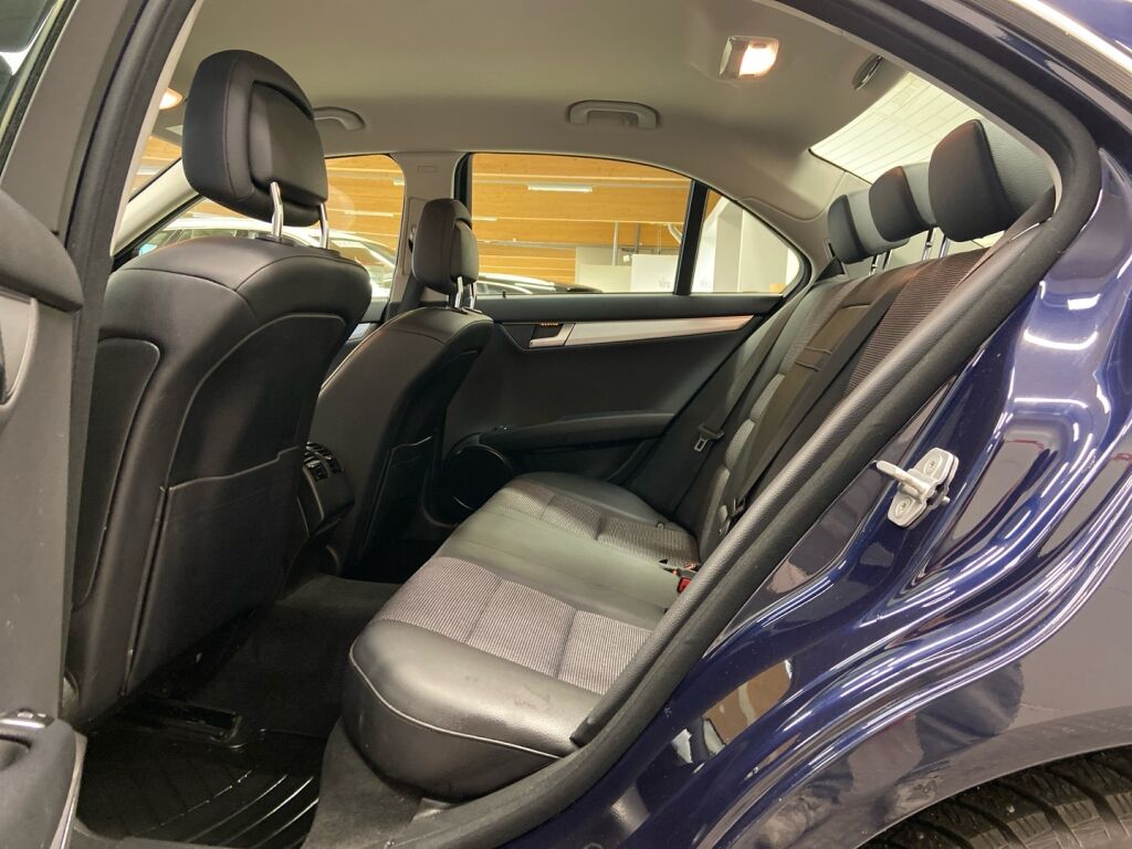 Mercedes-Benz C 2012 Sininen