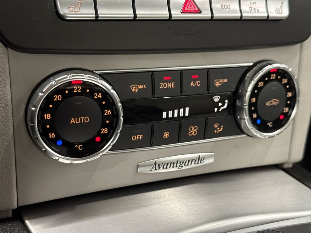 Mercedes-Benz C 2012 Valkoinen