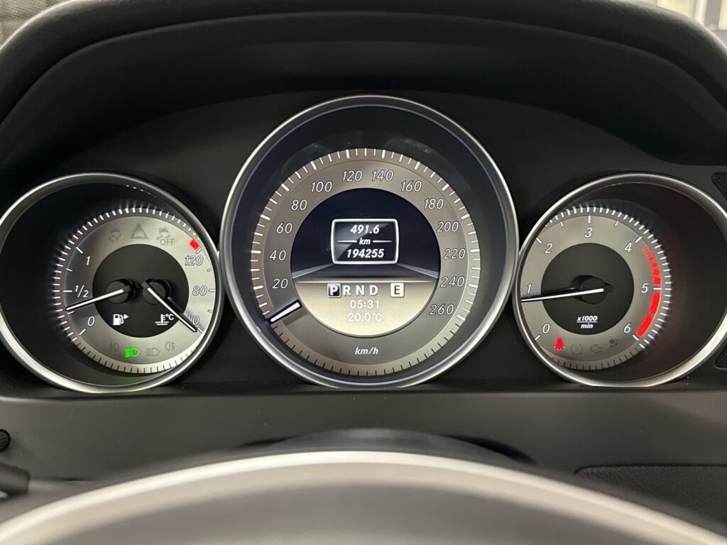 Mercedes-Benz C 2012 Valkoinen