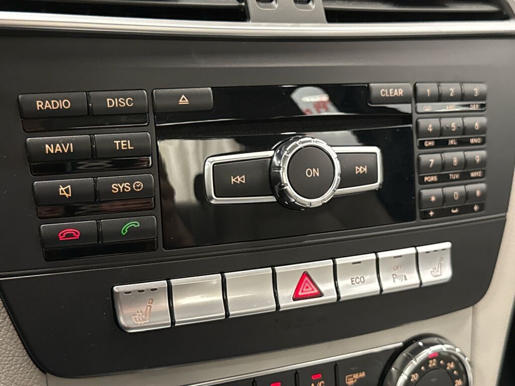 Mercedes-Benz C 2012 Valkoinen