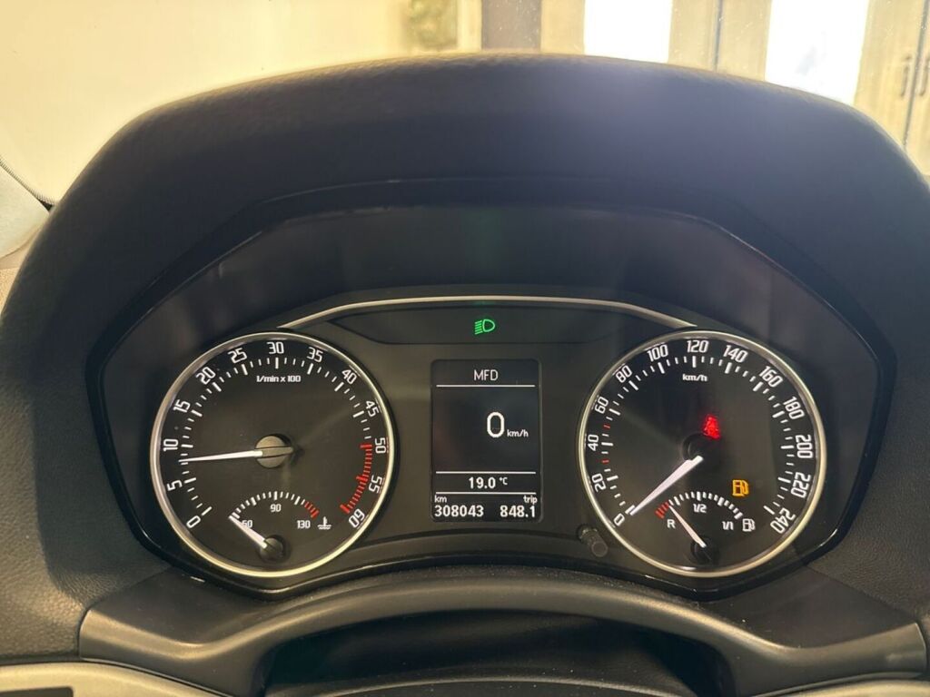 Skoda Octavia 2012 Punainen