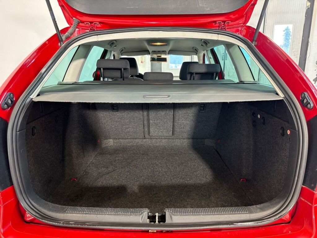 Skoda Octavia 2012 Punainen