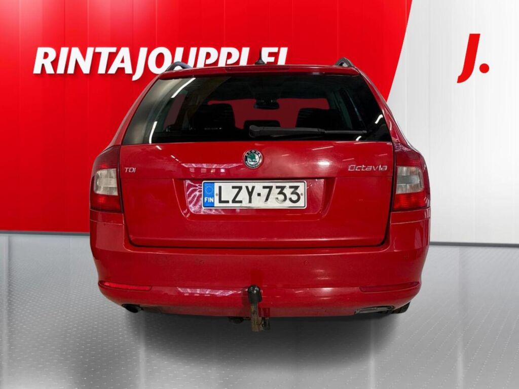 Skoda Octavia 2012 Punainen