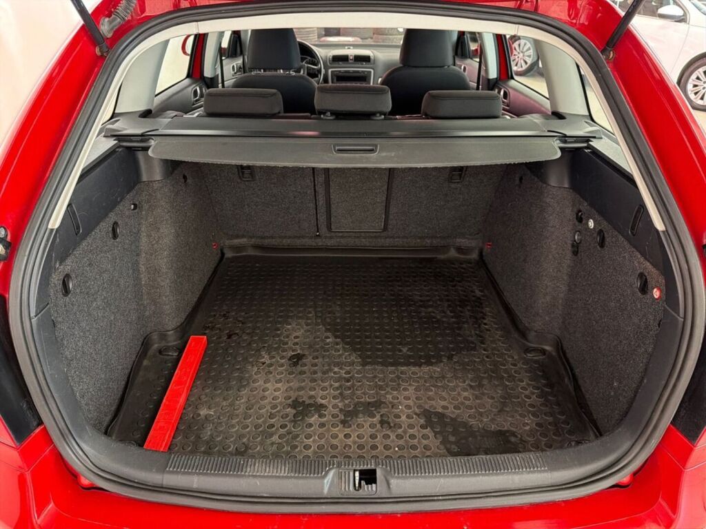 Skoda Octavia 2012 Punainen
