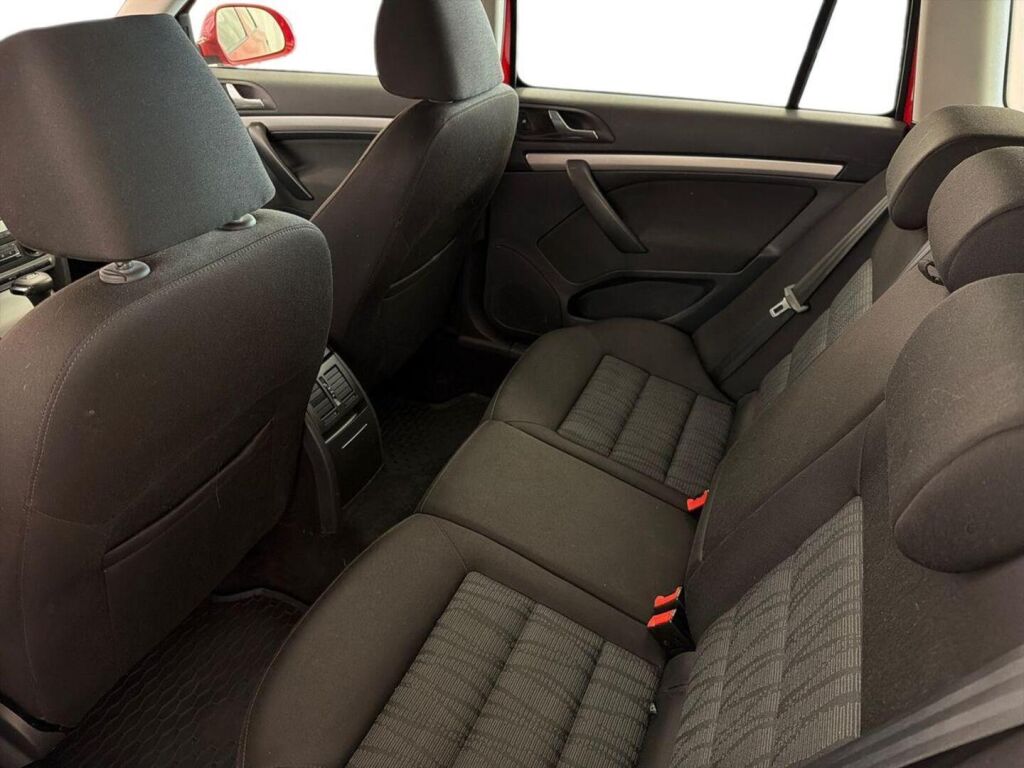 Skoda Octavia 2012 Punainen