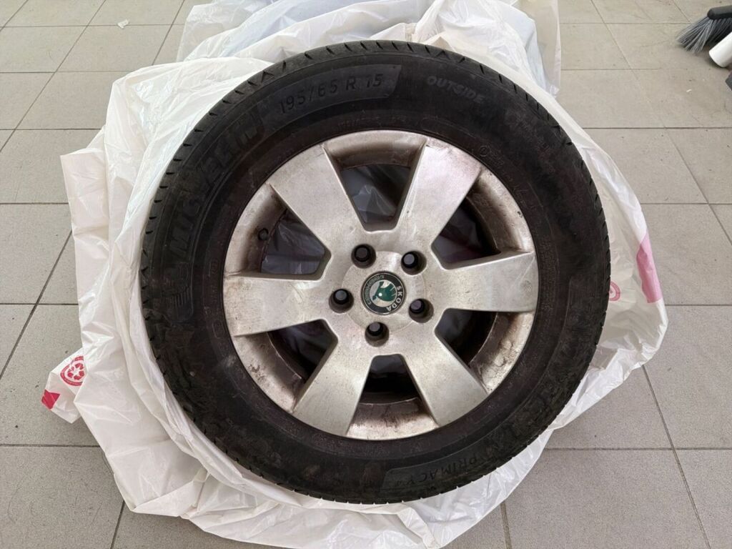 Skoda Octavia 2012 Punainen