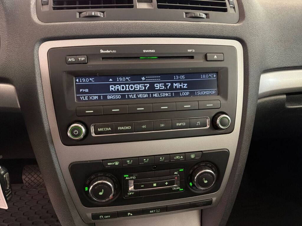 Skoda Octavia 2012 Punainen