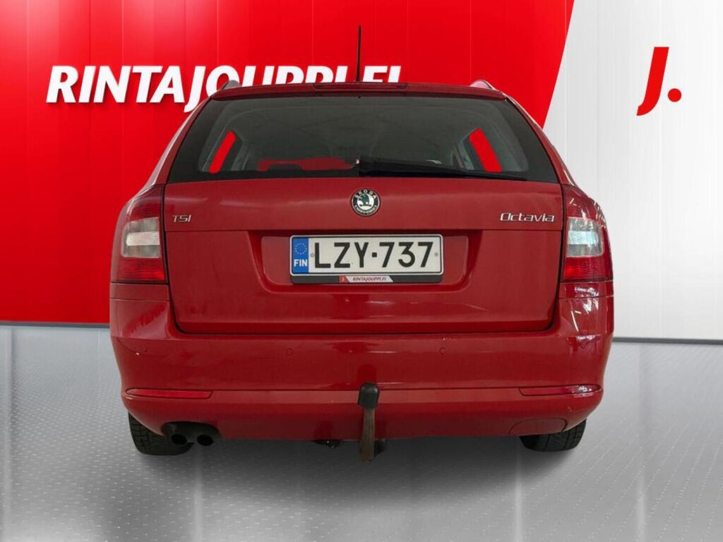 Skoda Octavia 2012 Punainen