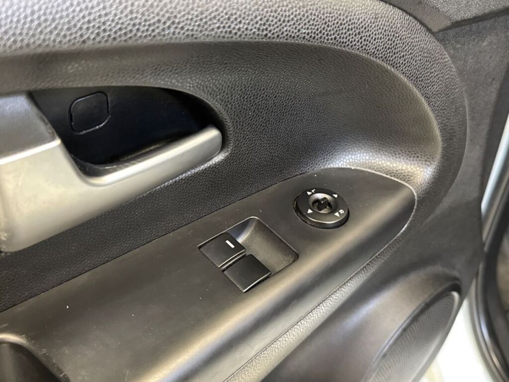 Kia Venga 2012 Valkoinen