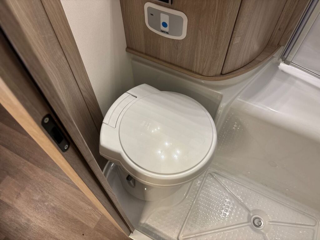 Kabe Travel Master Classic 740 LGB 2025 
