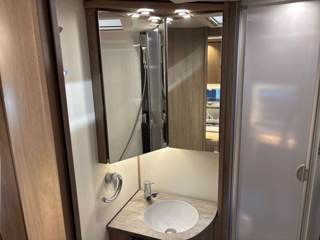 Kabe Travel Master Classic 740 LGB 2025 