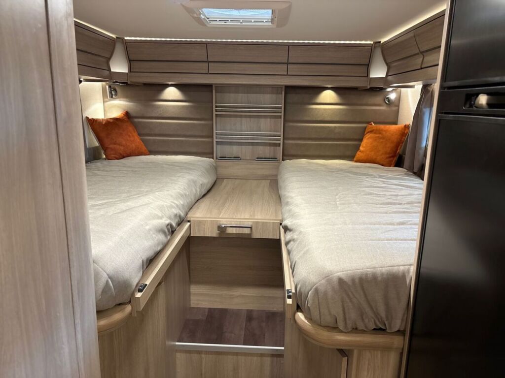 Kabe Travel Master Classic 740 LGB 2025 