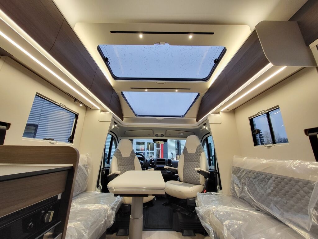 Adria CORAL SUPREME 670 DL 2025 Harmaa