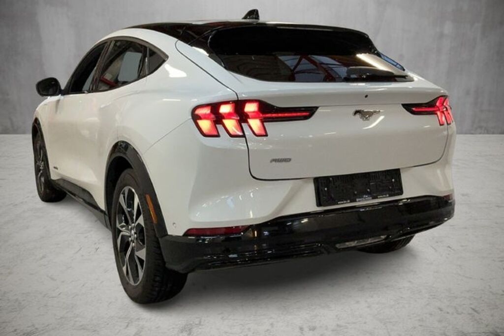 Ford Mustang Mach-E 2023 