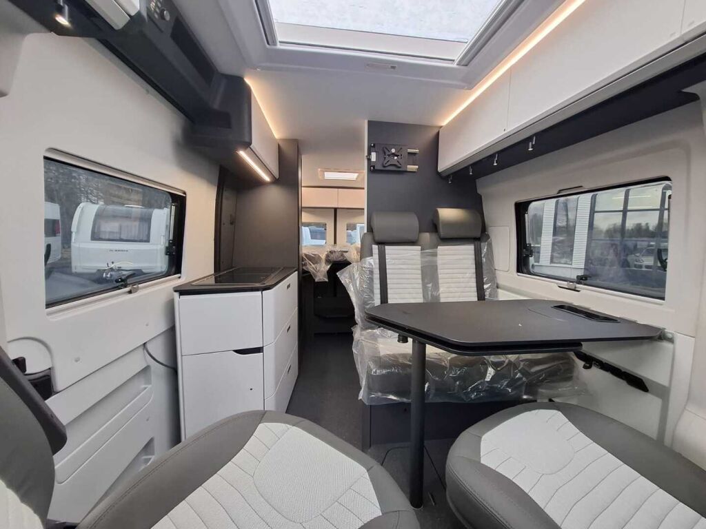 Adria TWIN SUPREME 640 SLB 2025 Harmaa