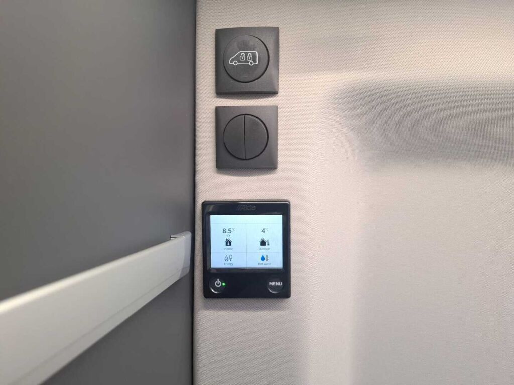 Adria TWIN SUPREME 640 SLB 2025 Harmaa