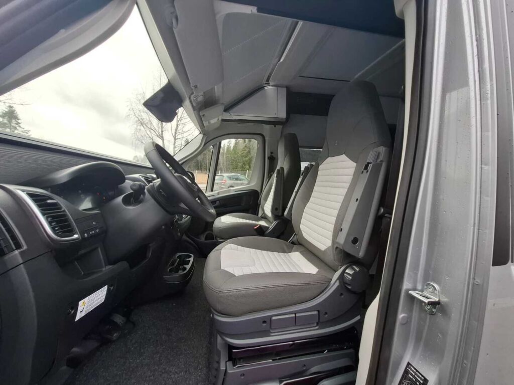 Adria TWIN SUPREME 640 SLB 2025 Harmaa