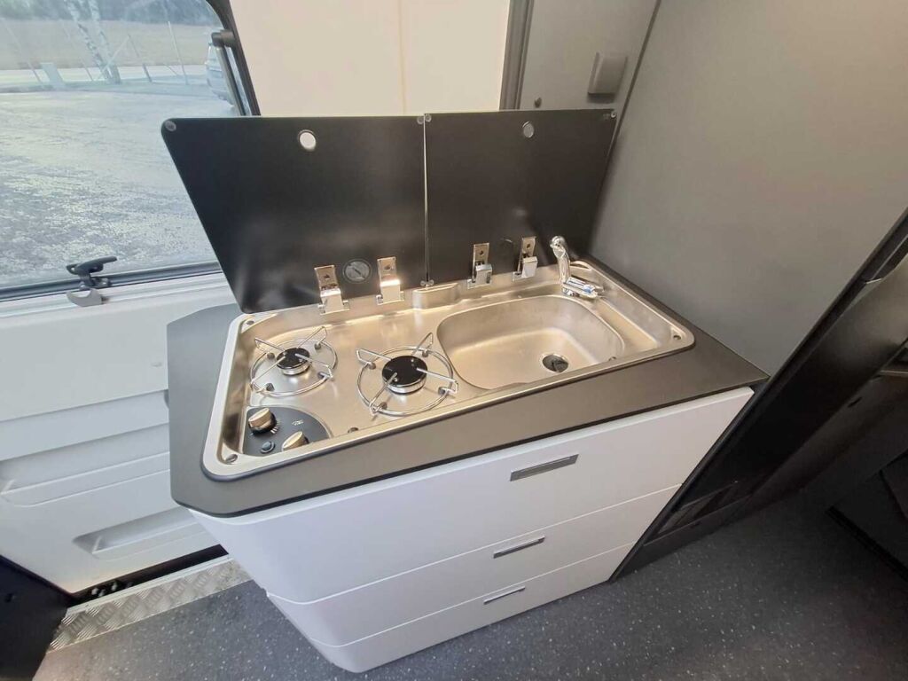 Adria TWIN SUPREME 640 SLB 2025 Harmaa