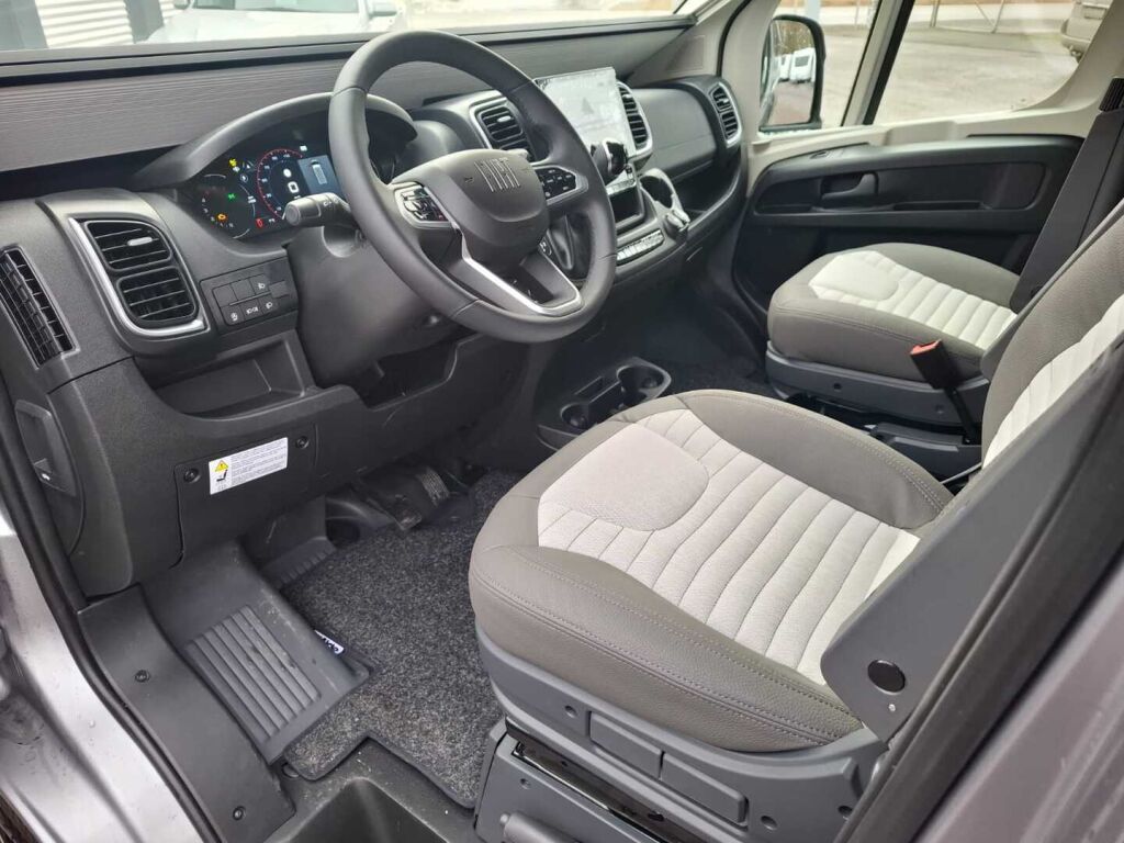 Adria TWIN SUPREME 640 SLB 2025 Harmaa