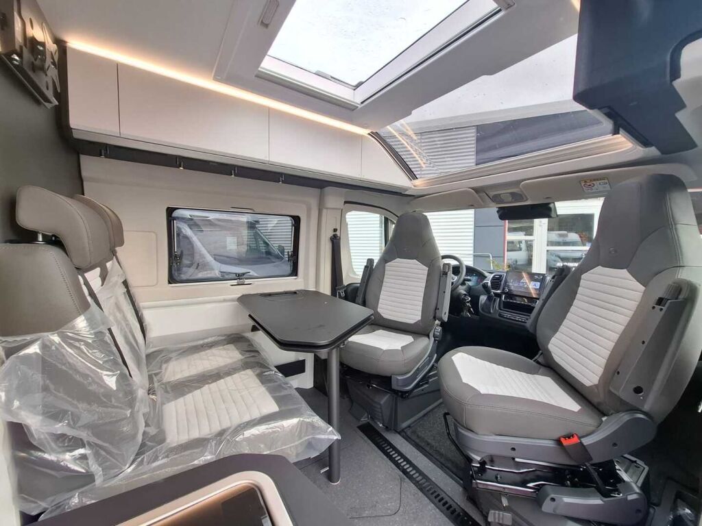 Adria TWIN SUPREME 640 SLB 2025 Harmaa