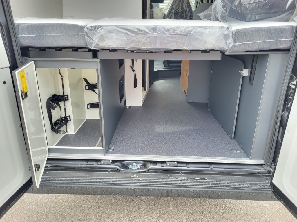 Adria TWIN 540 SPB 2025 Musta