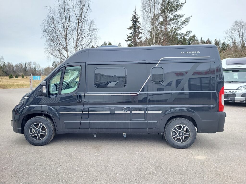 Adria TWIN 540 SPB 2025 Musta