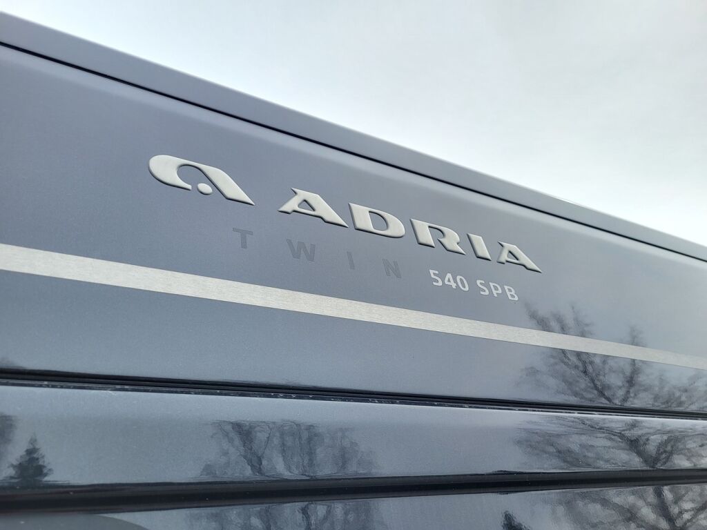 Adria TWIN 540 SPB 2025 Musta