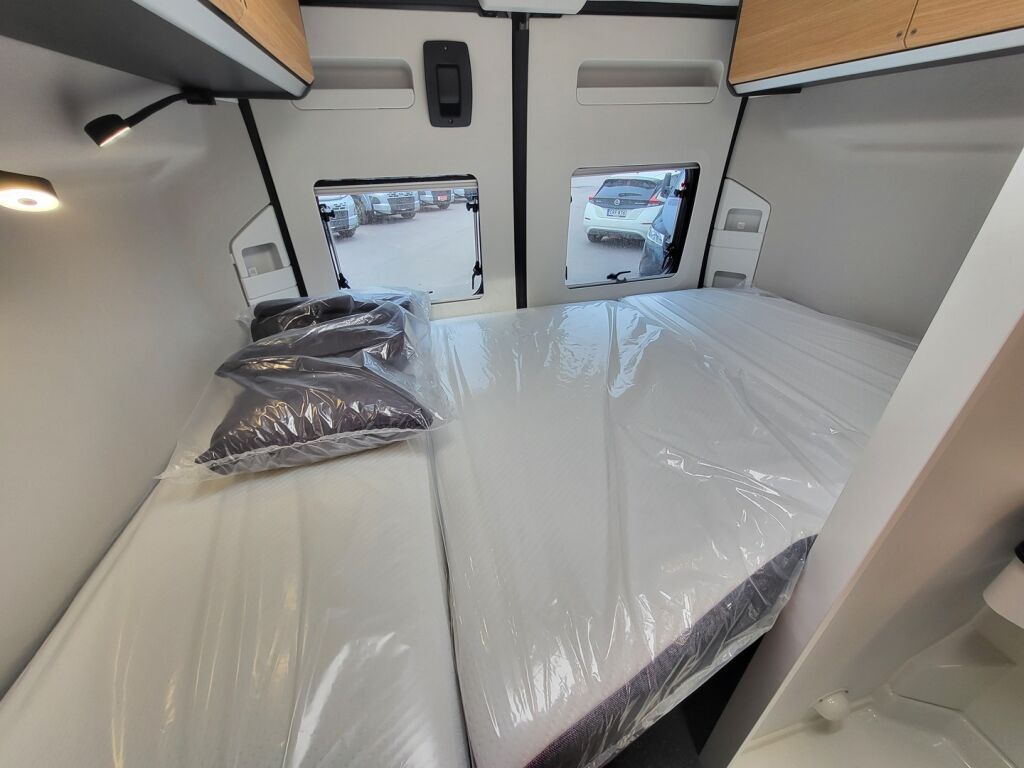 Adria TWIN 540 SPB 2025 Musta