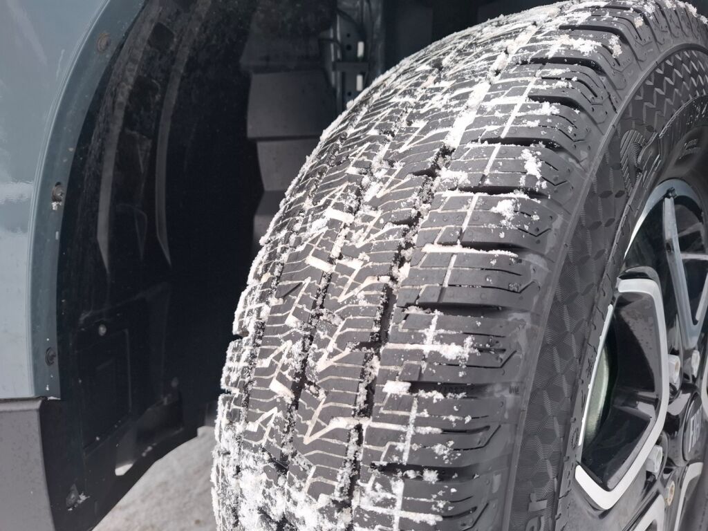 Adria TWIN 640 SGX 2025 Harmaa