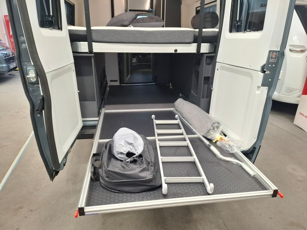 Adria TWIN 640 SGX 2025 Harmaa