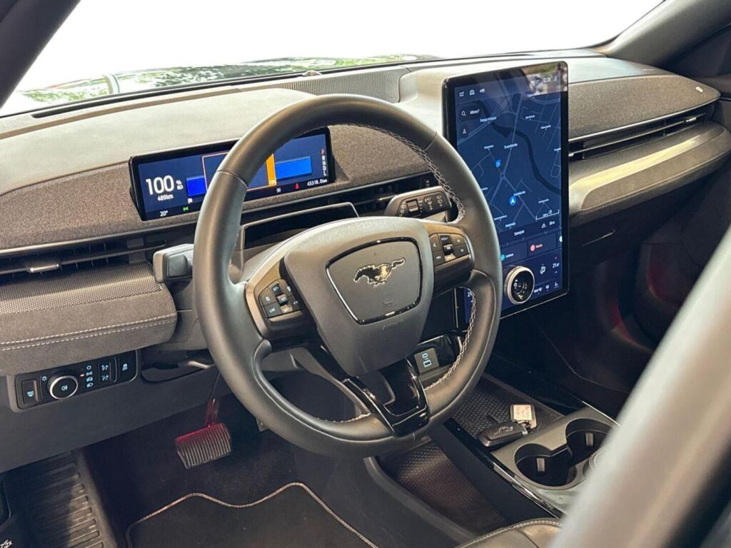 Ford Mustang Mach-E 2024 Musta
