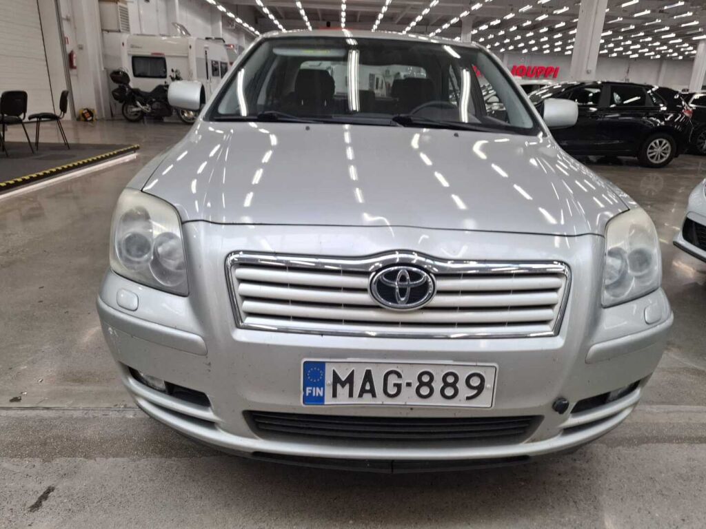 Toyota Avensis 2003 Hopea