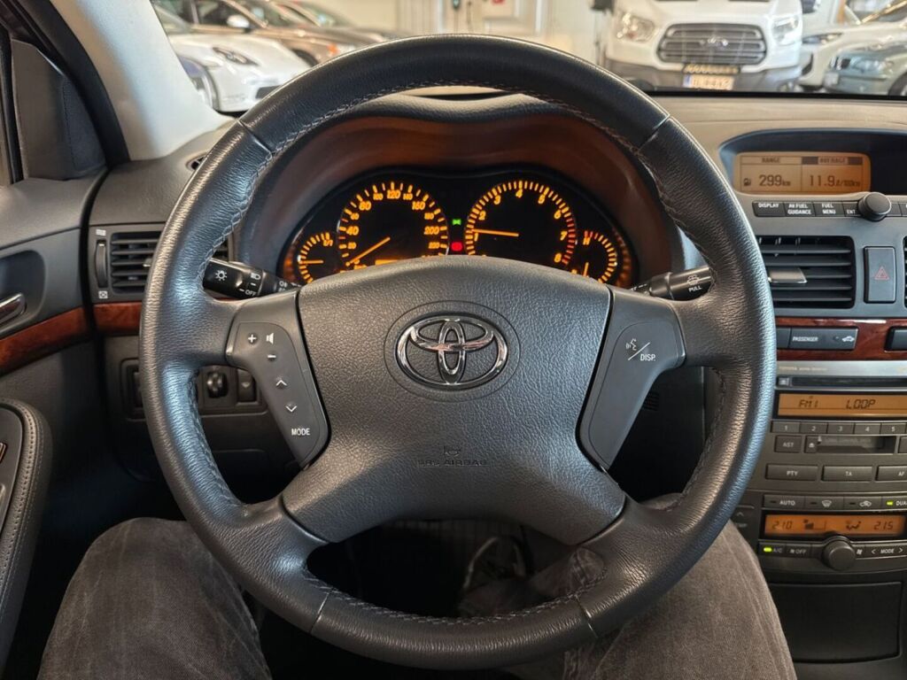 Toyota Avensis 2006 Hopea