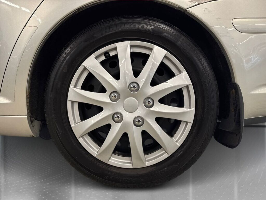 Toyota Avensis 2006 Hopea
