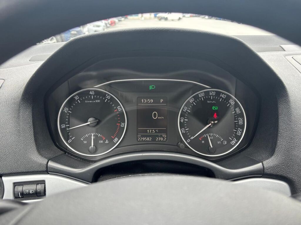 Skoda Octavia 2010 Punainen