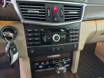 Mercedes-Benz E 2010 Ruskea (beige)