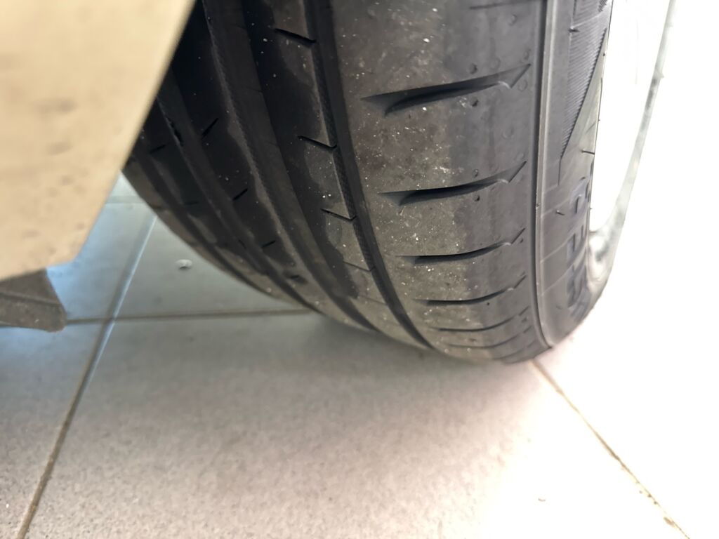 Mercedes-Benz E 2010 Ruskea (beige)