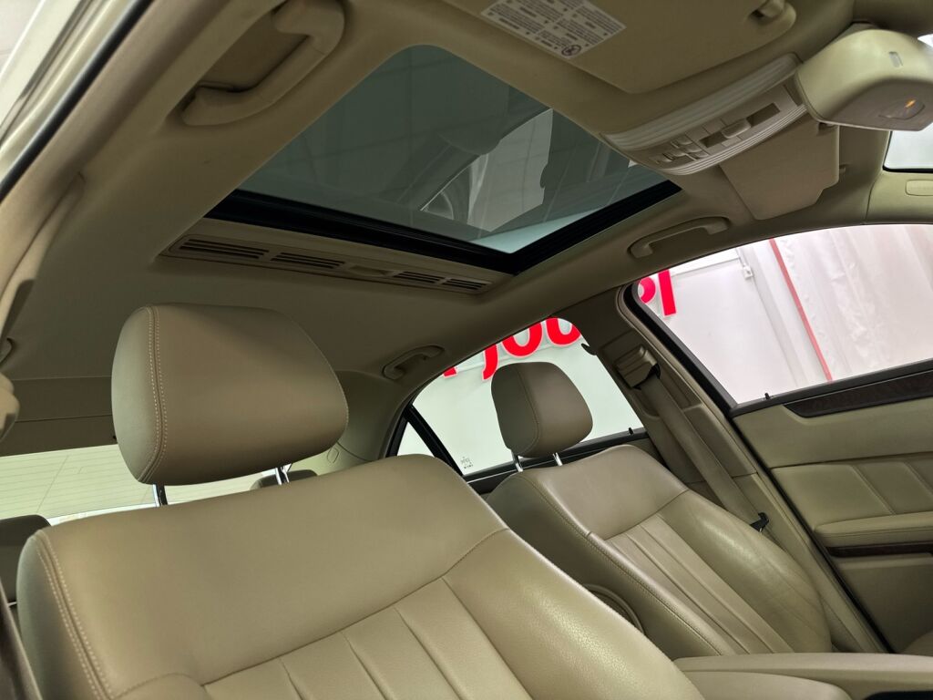 Mercedes-Benz E 2010 Ruskea (beige)