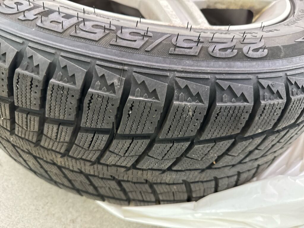 Mercedes-Benz E 2010 Ruskea (beige)