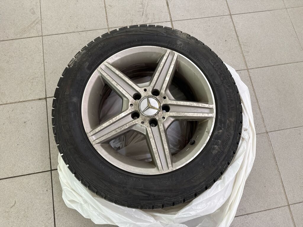 Mercedes-Benz E 2010 Ruskea (beige)