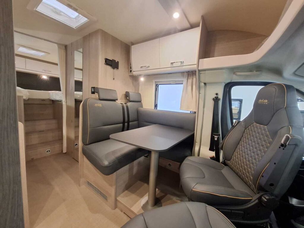 Bürstner Lyseo Time T 690 G SkyLine Edition 2025 Harmaa