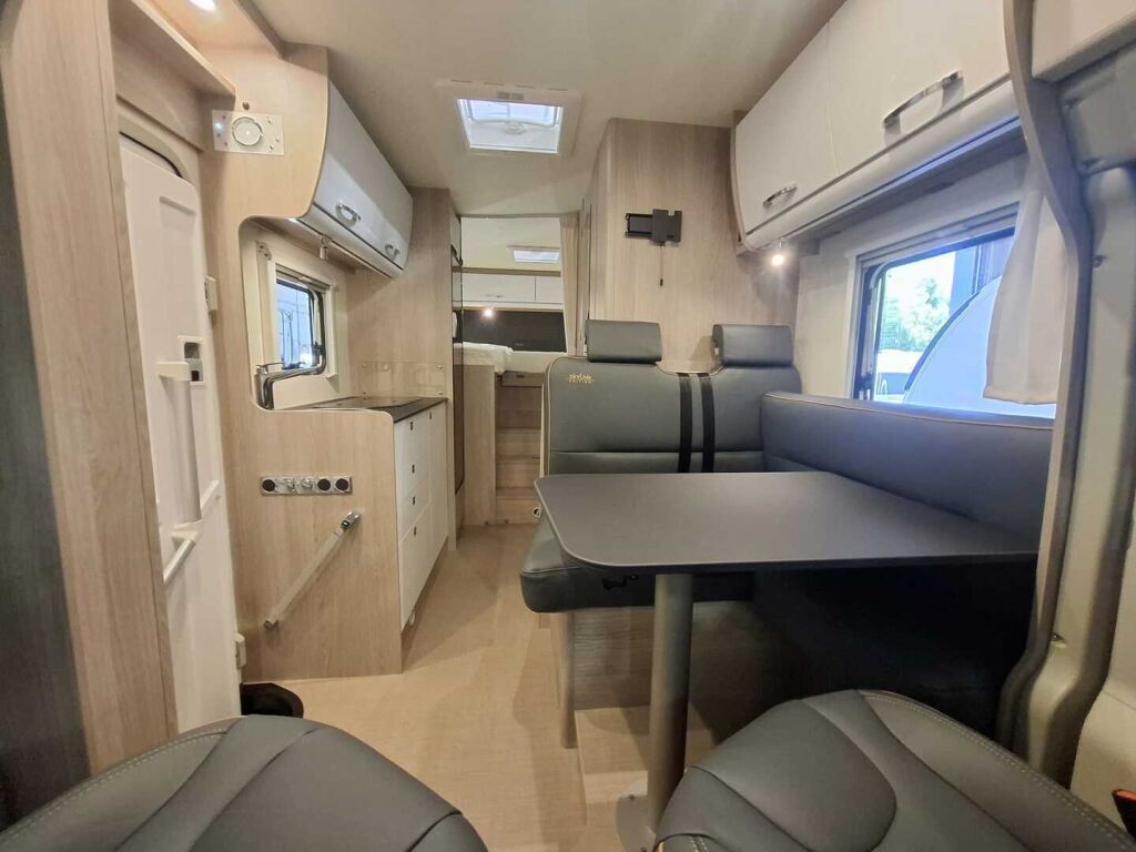 Bürstner Lyseo Time T 690 G SkyLine Edition 2025 Harmaa