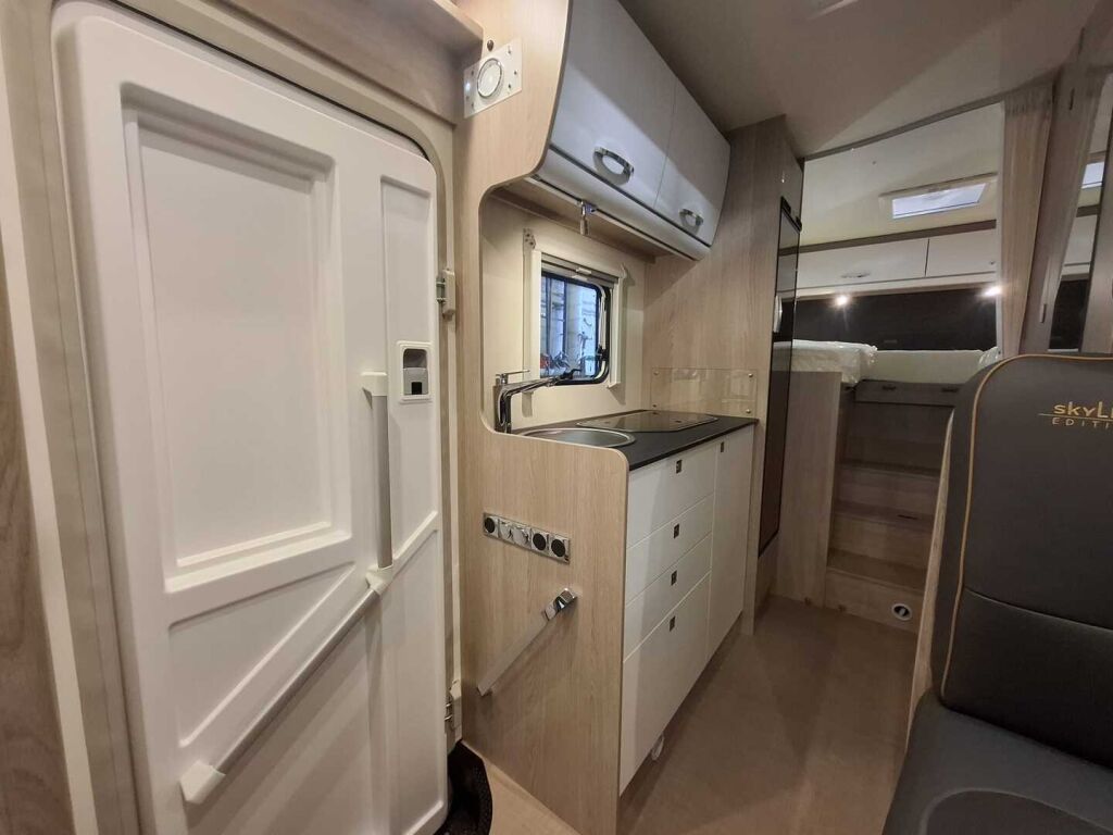 Bürstner Lyseo Time T 690 G SkyLine Edition 2025 Harmaa