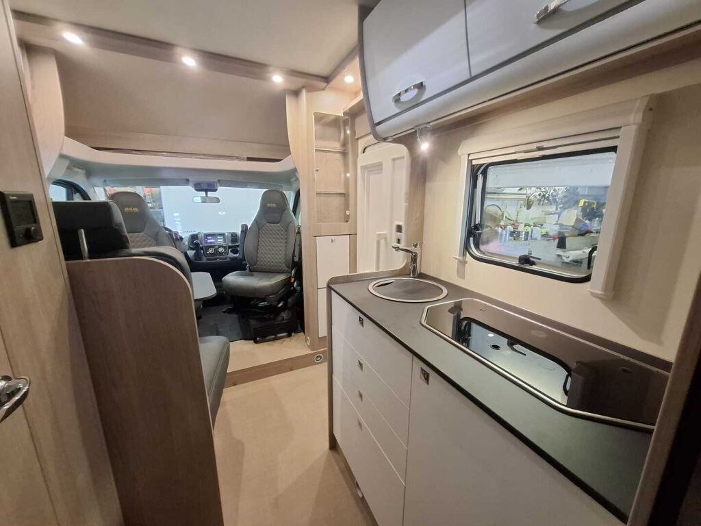 Bürstner Lyseo Time T 690 G SkyLine Edition 2025 Harmaa
