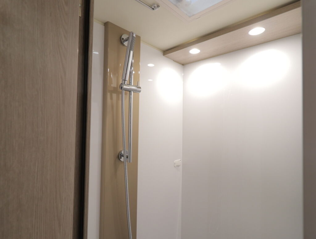 Bürstner Lyseo Time T690 G Skyline Edition 2025 Harmaa