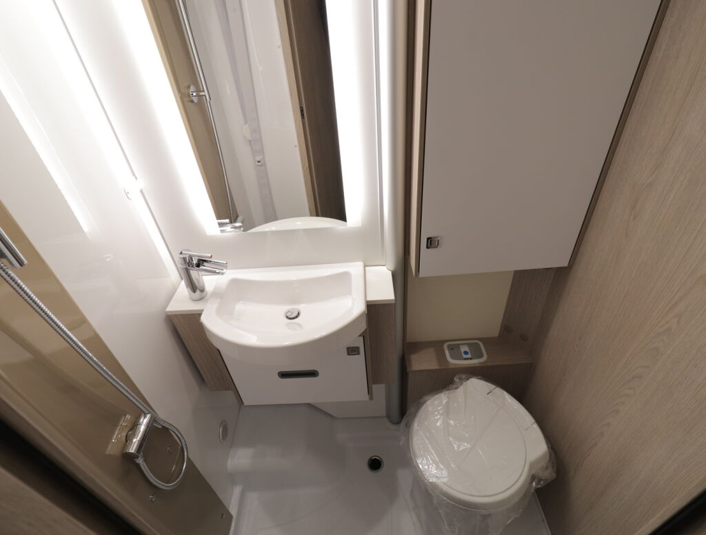 Bürstner Lyseo Time T690 G Skyline Edition 2025 Harmaa