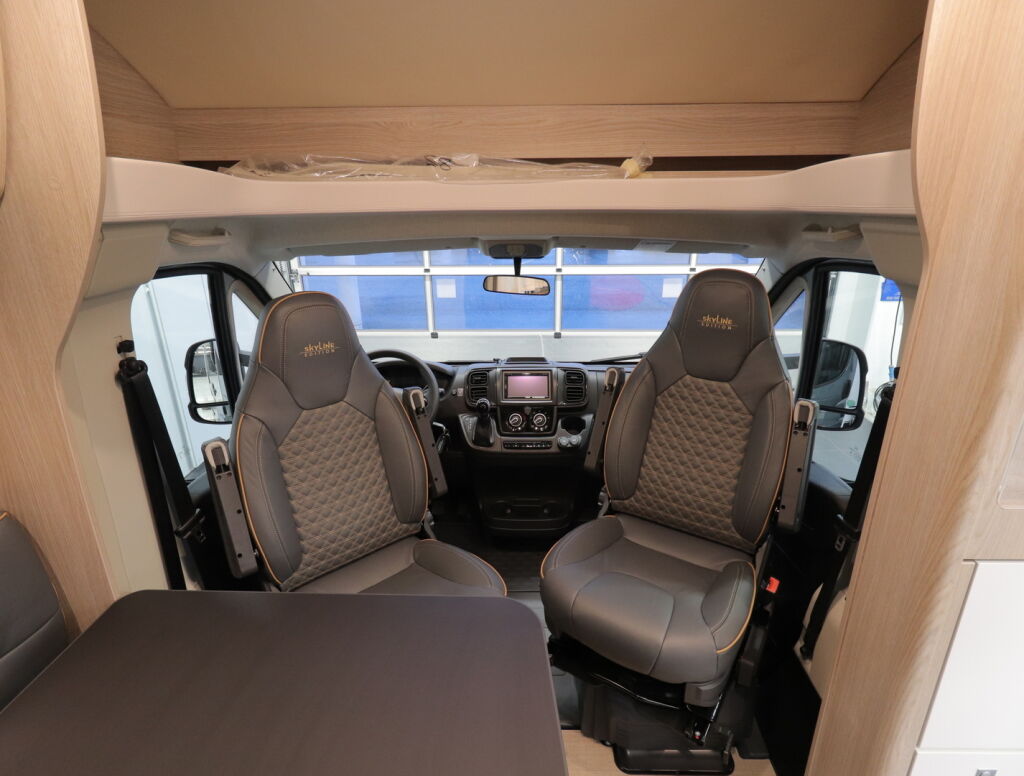 Bürstner Lyseo Time T690 G Skyline Edition 2025 Harmaa