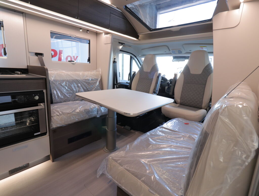 Adria CORAL SUPREME 670 DL 2025 Y